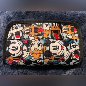 Harveys Disney BFF Wallet! Mickey, Minnie and friends!